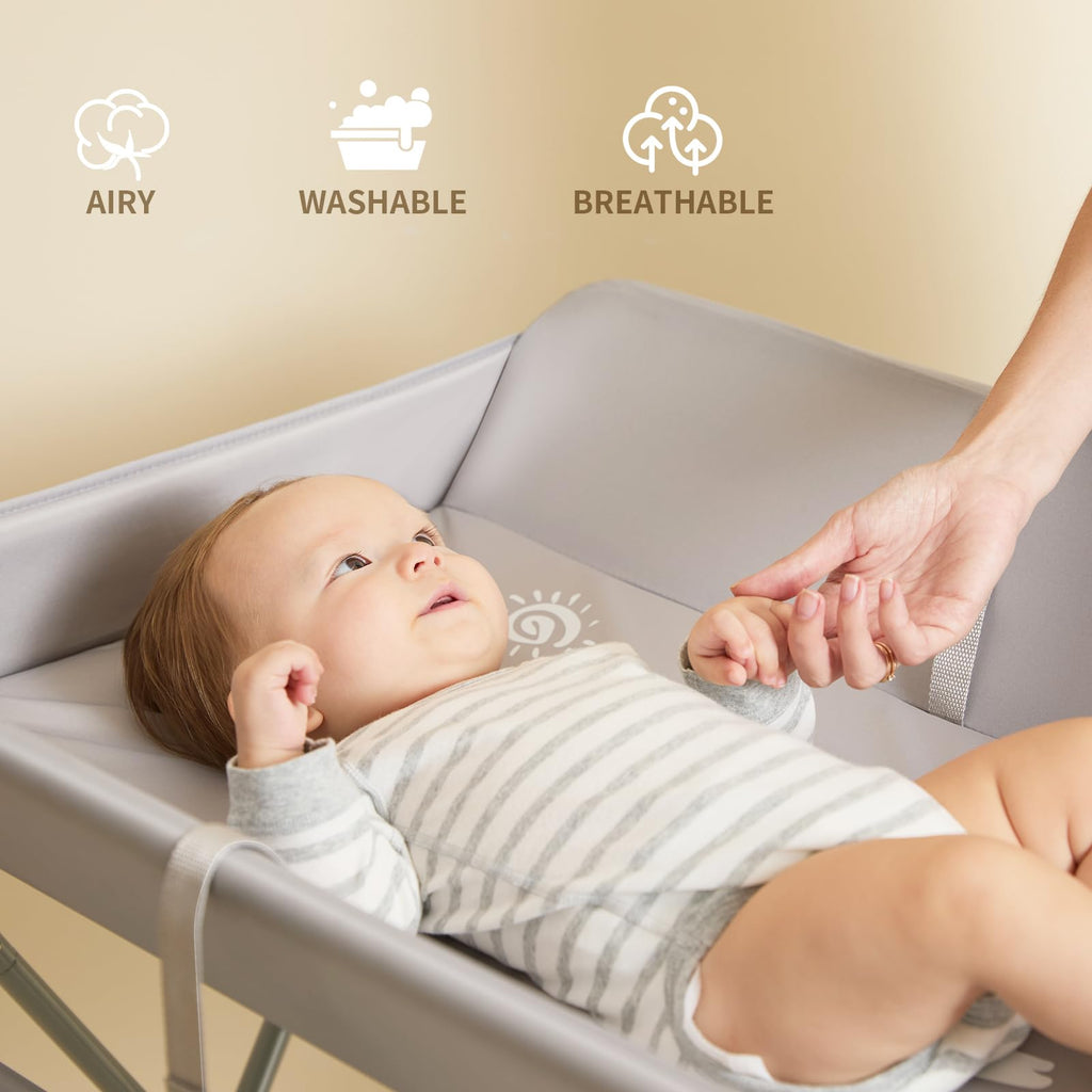 Foldable Baby Changing Table with Wheels Q841675