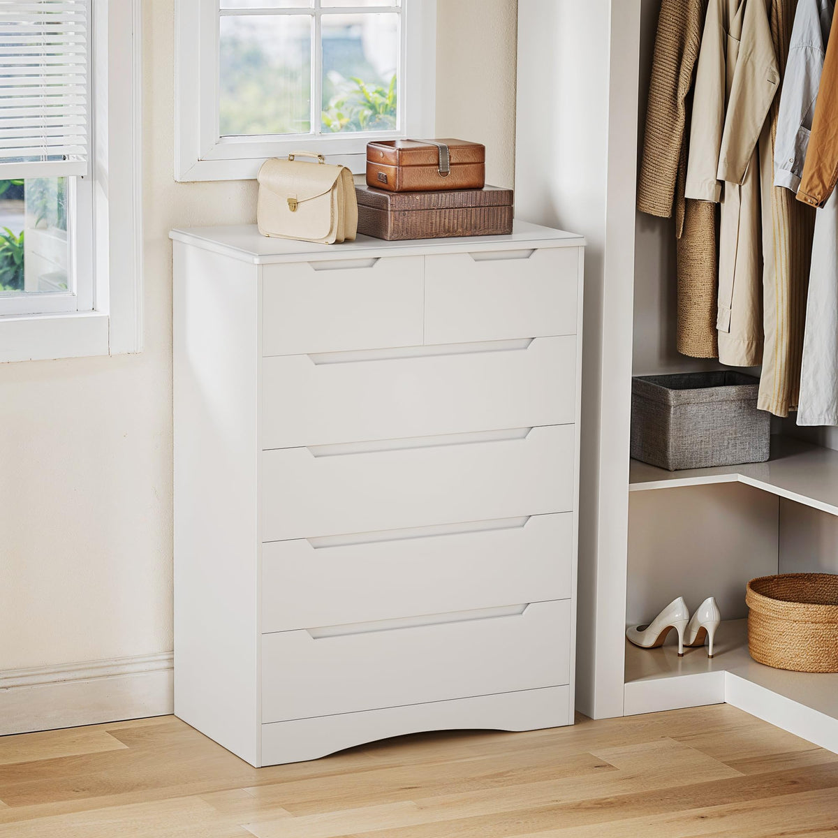White 6 Drawer Dresser Z69989